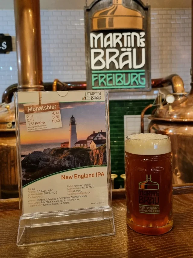 Der Oktober wird fruchtig mit unserem New England IPA  Aromen: Grapefruit, Maracuja, Brombeere, Zitrone, Karamell
Malzsorten: Pale Ale, Karamell hell Aroma, Pilsener
Hopfensorten: Simcoe, Polaris, Vic Secret  #craftbeer #ipa #blackforest #beer #bier  #brauhaus #brauerei #braumeister #köstlich #erfrischung #badisch #freiburgliebe #freiburg #schwarzwald #freiburgimbreisgau #martinsbräu #herbst #oktober